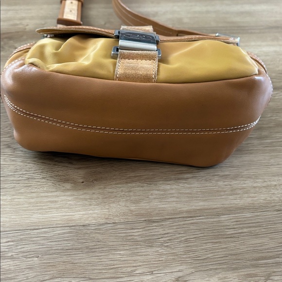 Preowned Furla crossbody - Picture 3 of 8